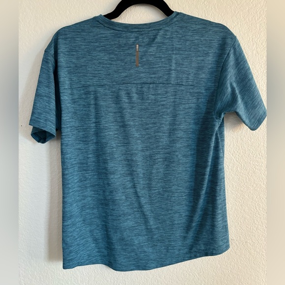 REI Women’s Top - Picture 1 of 4